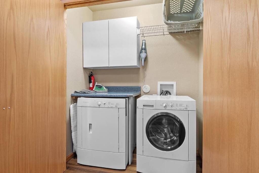 Convenient Townhouse - Near Airport Villa Rapid City Ngoại thất bức ảnh